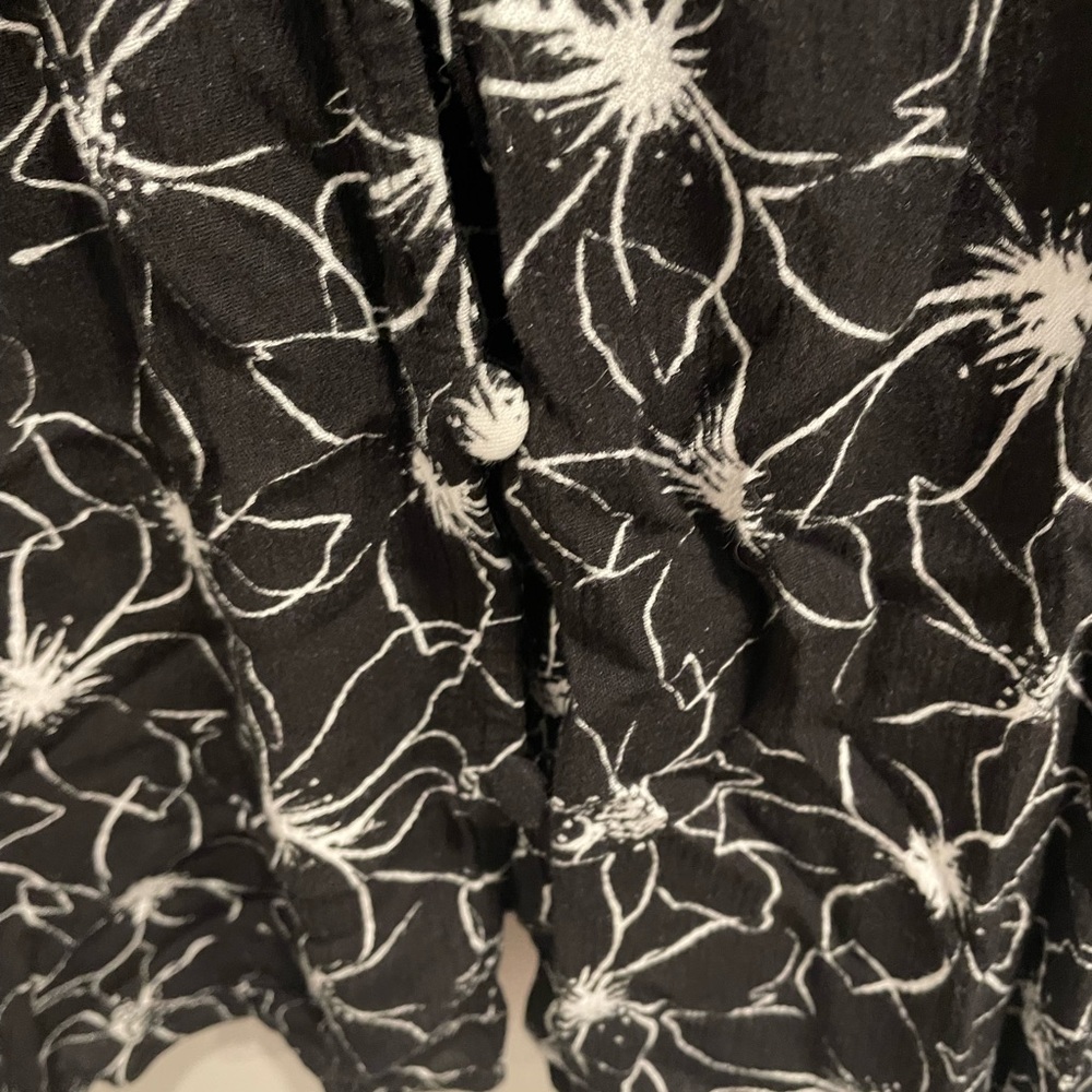Lane Bryant Black & White Blouse - Picture 6 of 8